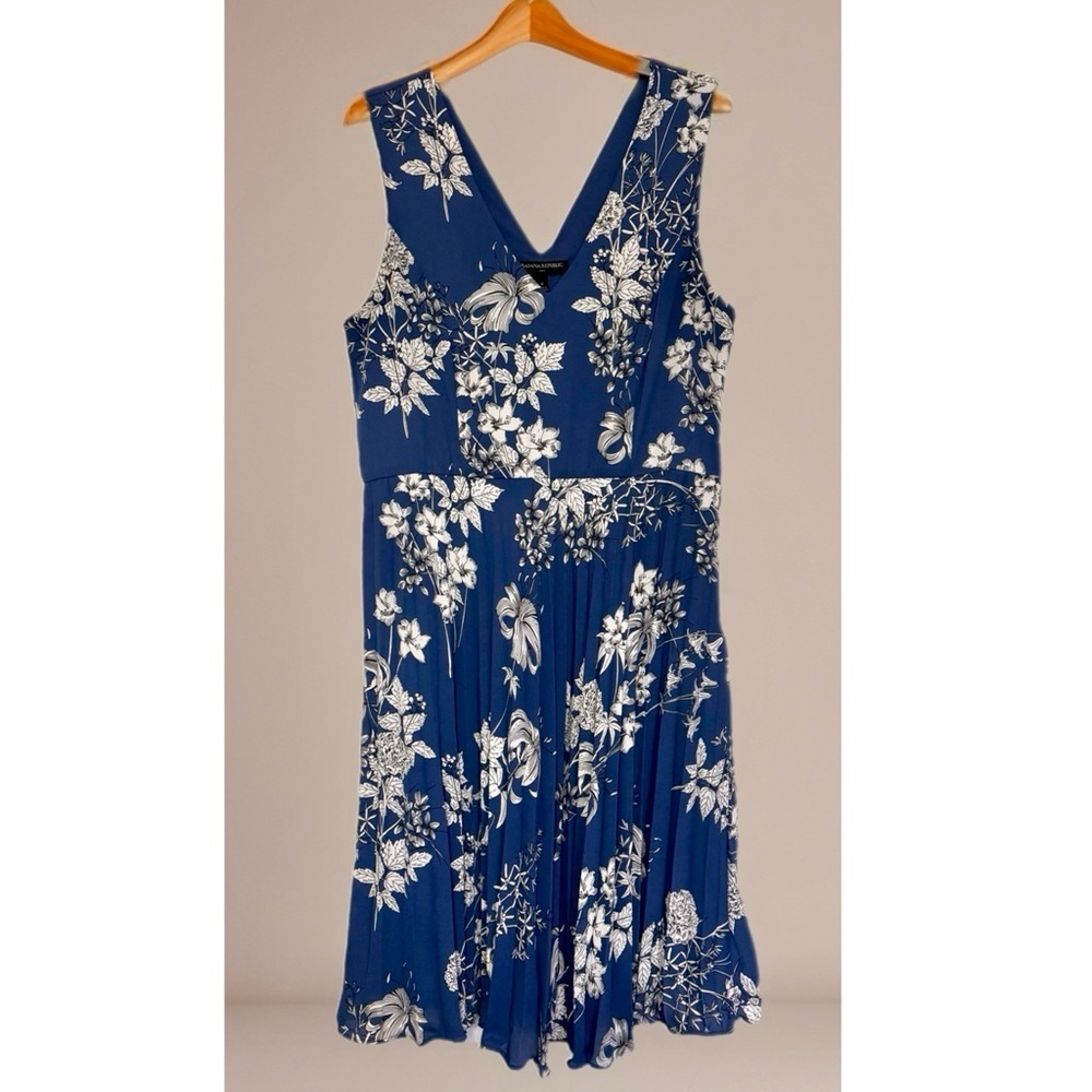 Banana Republic Women’s Chiffon Floral Pleated Dress Sz 6 Small Classic Elegant - Picture 3 of 8